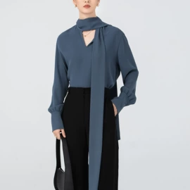 女式毛呢外套;休闲裤;女式羊绒外套