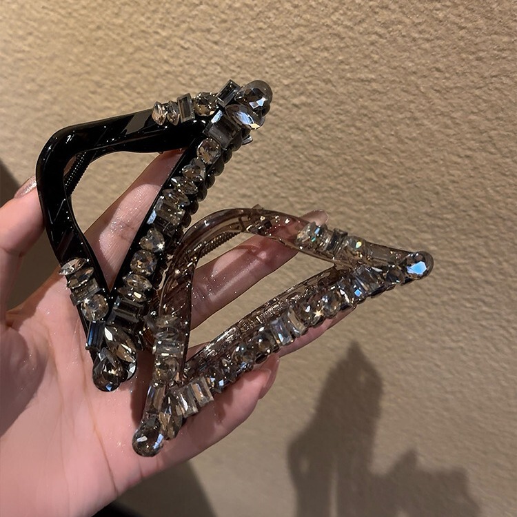 Beauty to foul! Grab clip shiny rhinestone hairpin temperament pontail clip South Korea high sense hairpin hair grab clip women Beauty to foul! Grab clip shiny rhinestone hairpin temperament pontail clip South Korea high sense hairpin hair grab clip women