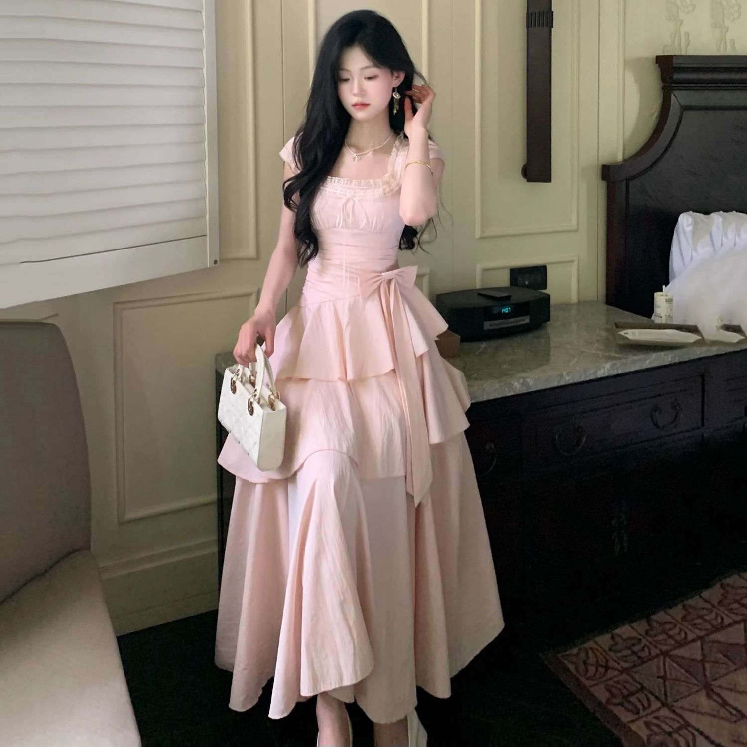 夏季新款法式浪漫度假甜美温柔不规则小众修身连衣裙女一件包邮