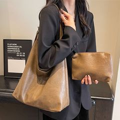 レトロ通勤マザーバッグレディースバッグ2025新しいトレンディなファッションショルダートートバッグ多用途大容量脇の下バッグ