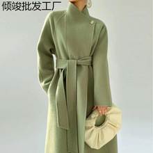 绿色立领呢子大衣女早春新款名媛小众设计感气质过膝系带毛呢外套