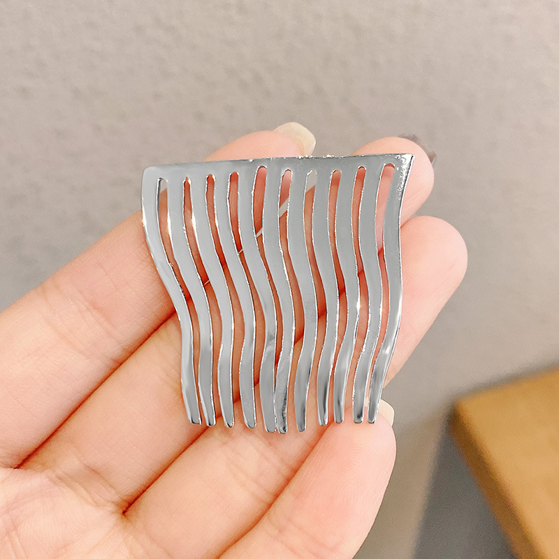 Nuevo clip de cabello de metal sin marcas peinado de cabello de la red de chicas rojas en línea con clip de frangeo invertido en la tarjeta de cabello coreana detrás del toque de cabeza