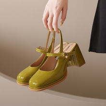 【MaiFu】法式圓頭漆皮涼鞋女夏2023新款一字帶粗跟后空瑪麗珍鞋