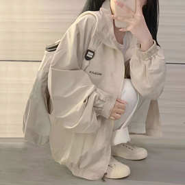 防晒冲锋衣外套女秋季2024新款小个子高级感美式复古夹克上衣薄款