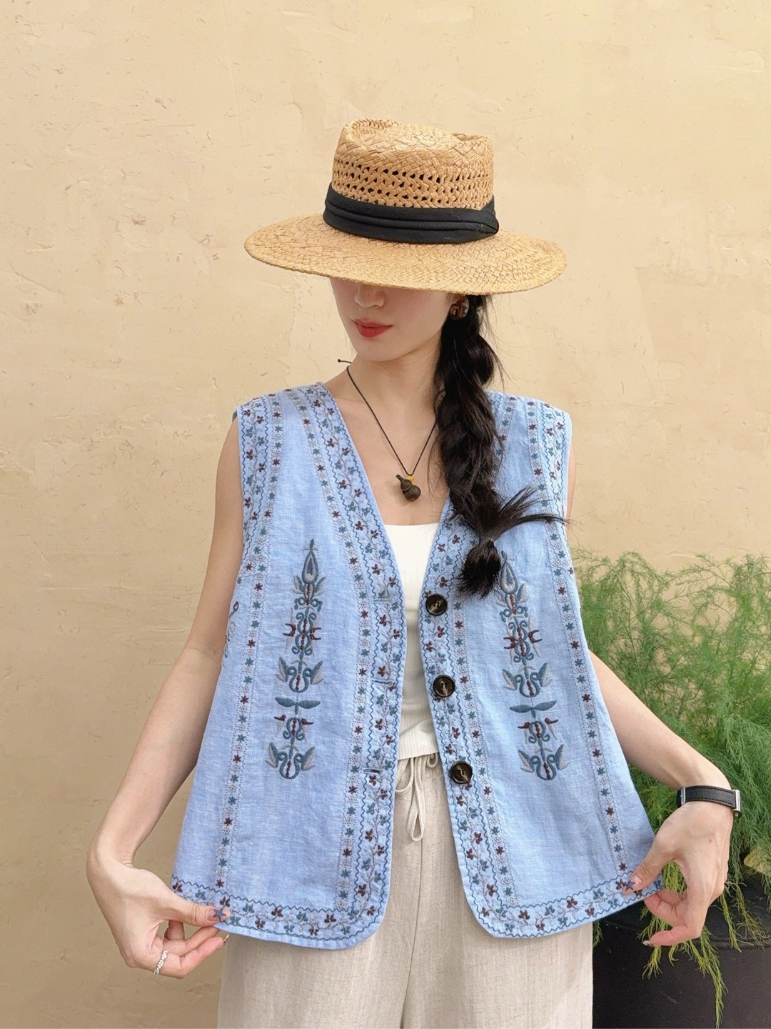 Brudado pesado de cuello V temperamento chaleco de lino primavera y otoño nuevo retro casual sin mangas bordado chaleco de mujer