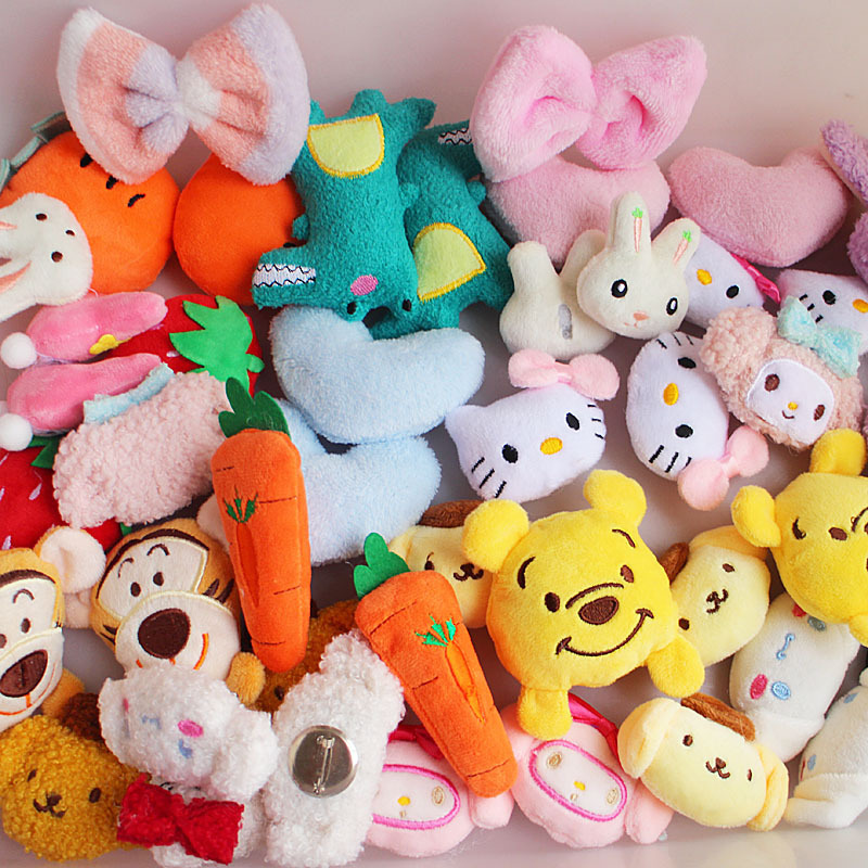 dibujos animados empujar pequeños regalos para tirar muñecas de vacaciones agarrar muñecas máquina de peluche pequeño regalo colgante muñeca llavero
