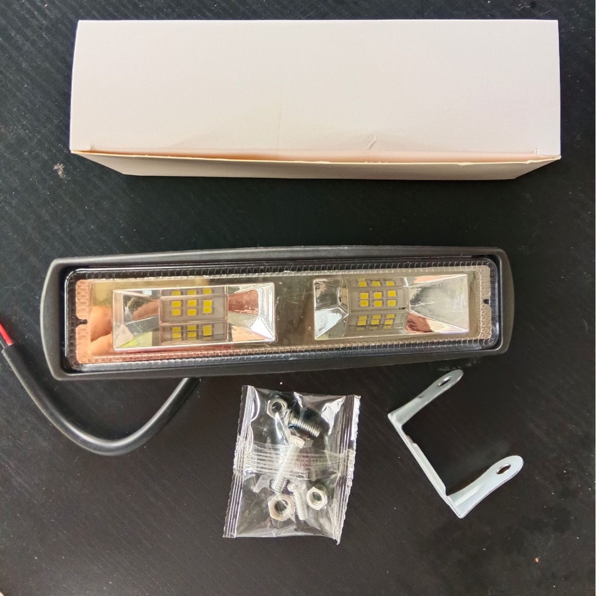 Luz de trabajo LED automotriz en forma de luz auxiliar 6 pulgadas 16 lámparas 48W image 1