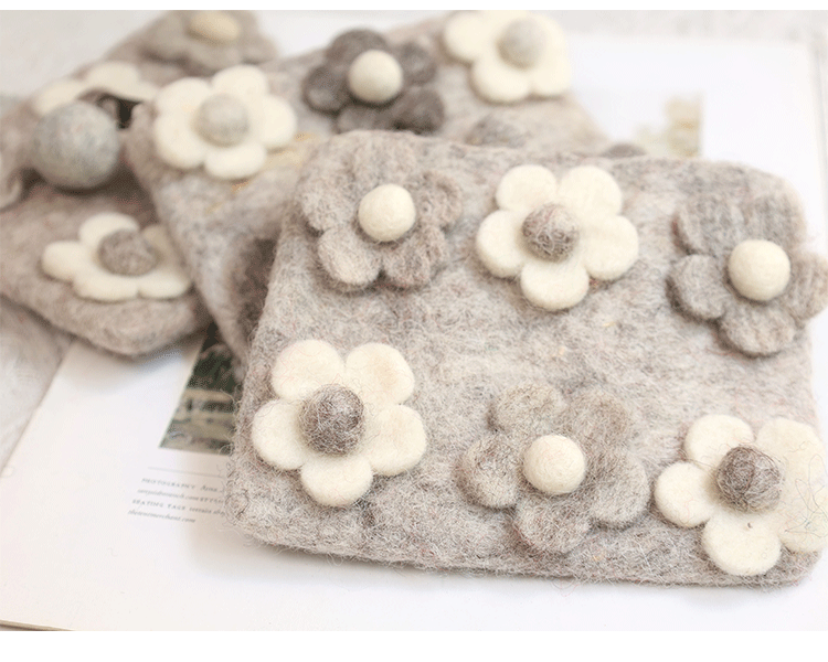 Unisex Flower Wool Felt Zipper Coin Purses display picture 8