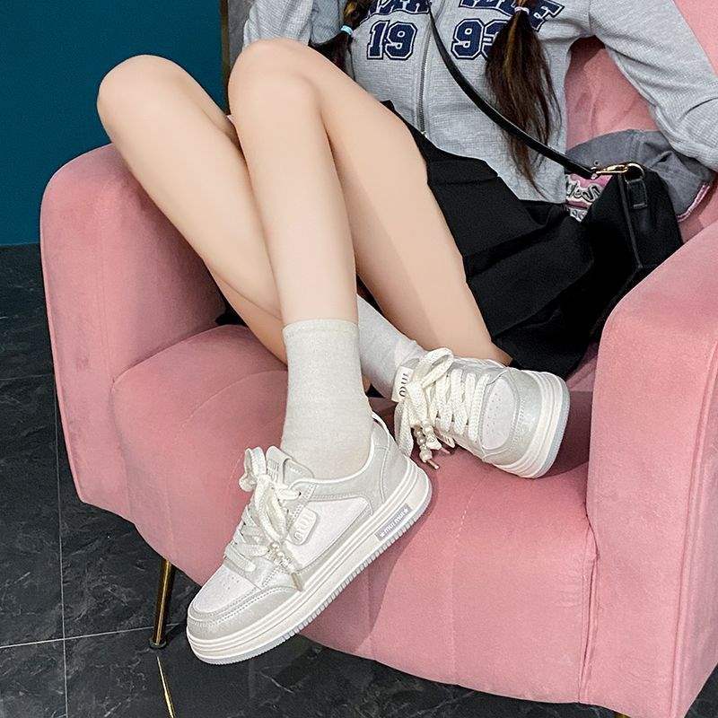 Yang Mi mismo estilo zapatos de mujer 2025 primavera y otoño nuevos zapatos casuales de suela gruesa zapatos de tabla ins zapatos blancos transpirables de todo fósforo mujeres