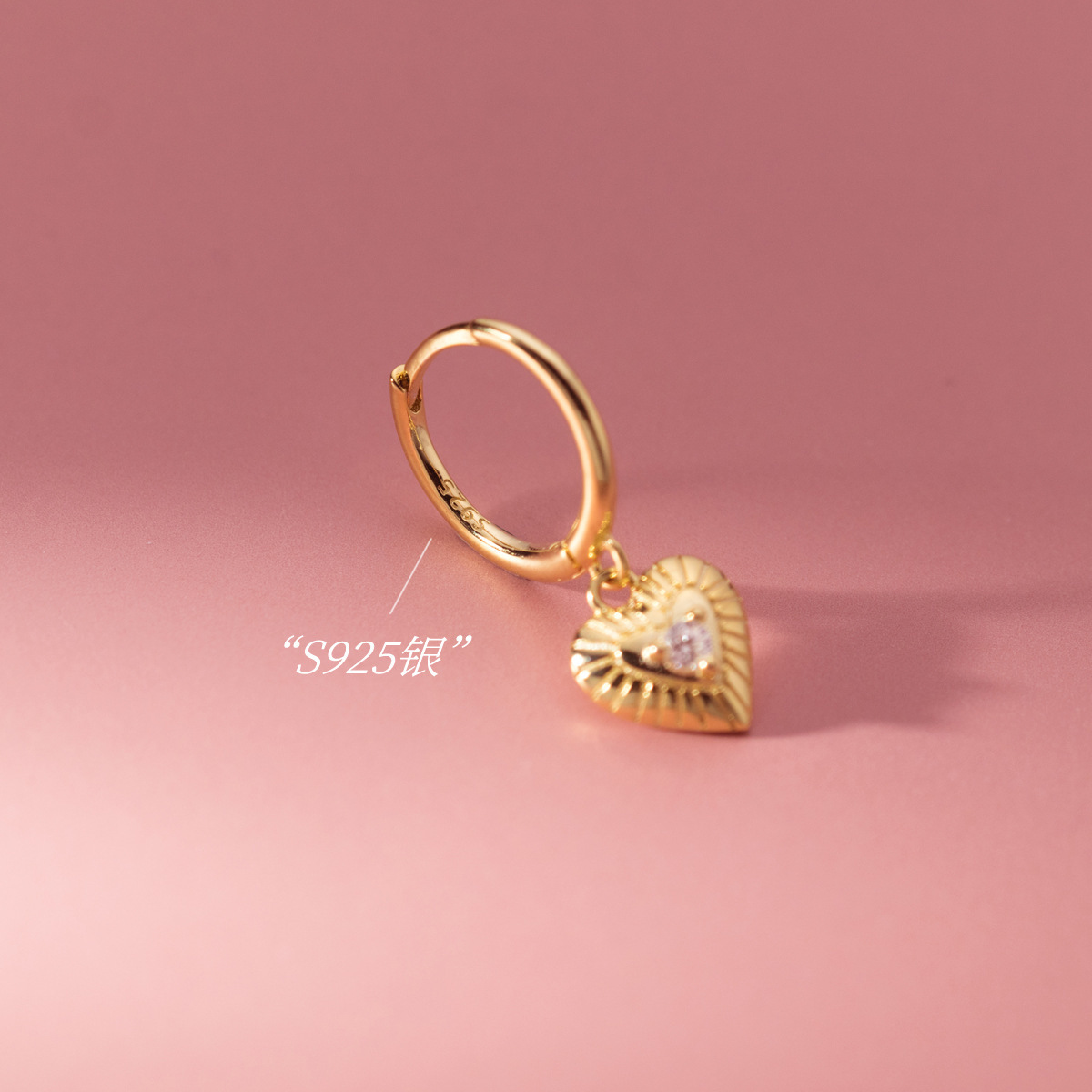 Eloch s925 plata esterlina mono diamante amor auriculares ins viento temperamento dulce joyas de orejas en forma de corazón para mujeres M03668