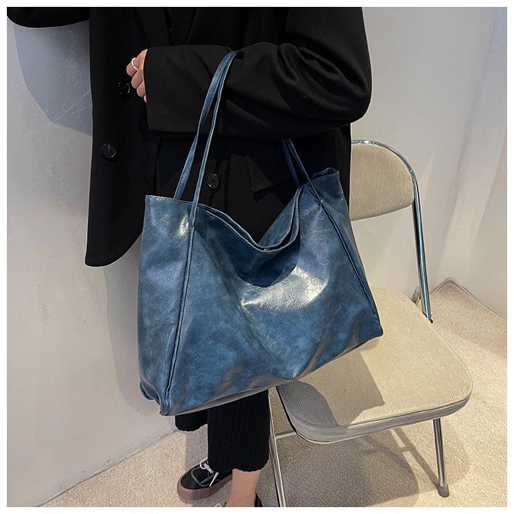 Stylish Women's Commuter Handbag Large Capacity Shoulder Tote Bag_voghion.com