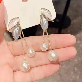 耳环;耳钉;项链