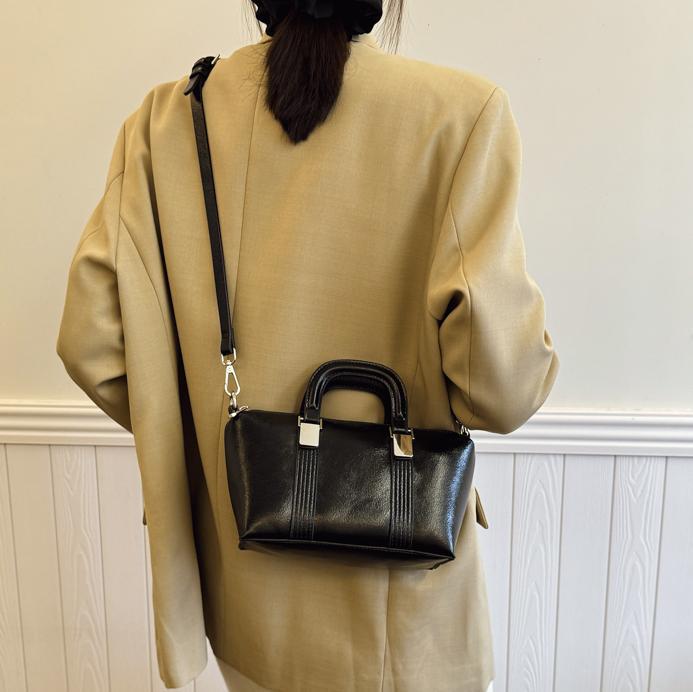 Nicho Zhong bolso de mano de diseño de alto nivel para mujeres 2025 nuevo bolso de hombro casual universal simple moda mochila