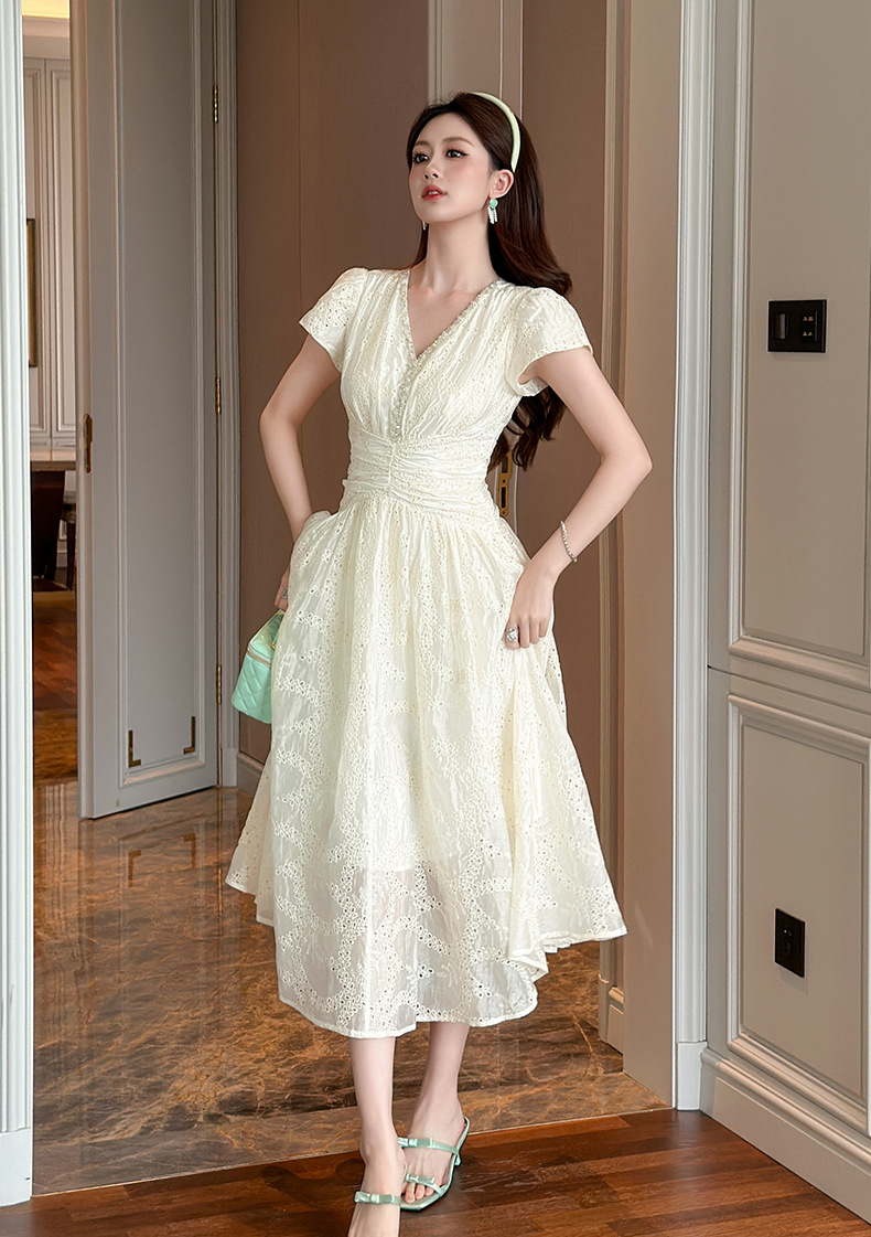 Đầm maxi nữ kiểu Pháp cổ chữ V thắt eo xòe rộng — mơ chi tiết 1