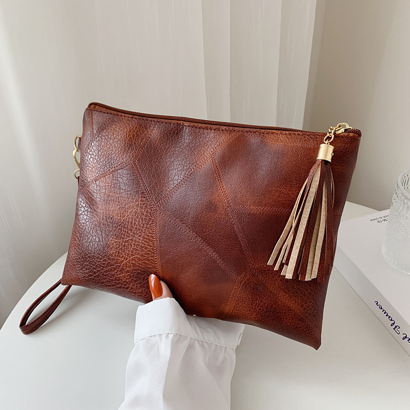 Cross-border Explosive Autumn and Winter Texture Clutch Bag Women's Retro Texture Design Underarm Bag Fashion Tassel Pleated Shoulder Bag