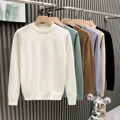 丸襟のセーターの男性の秋の新型の純色のカジュアルな底の糸の服の日本のファッションのシンプルでかっこいいプルオーバーのニット
