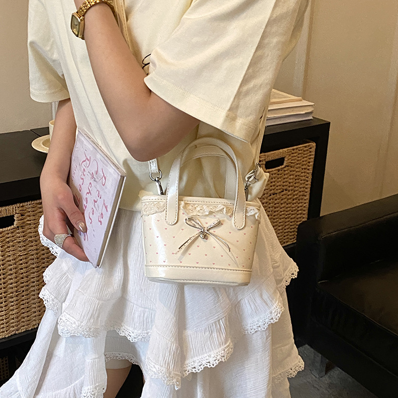 Bow Love Wave Points Bag