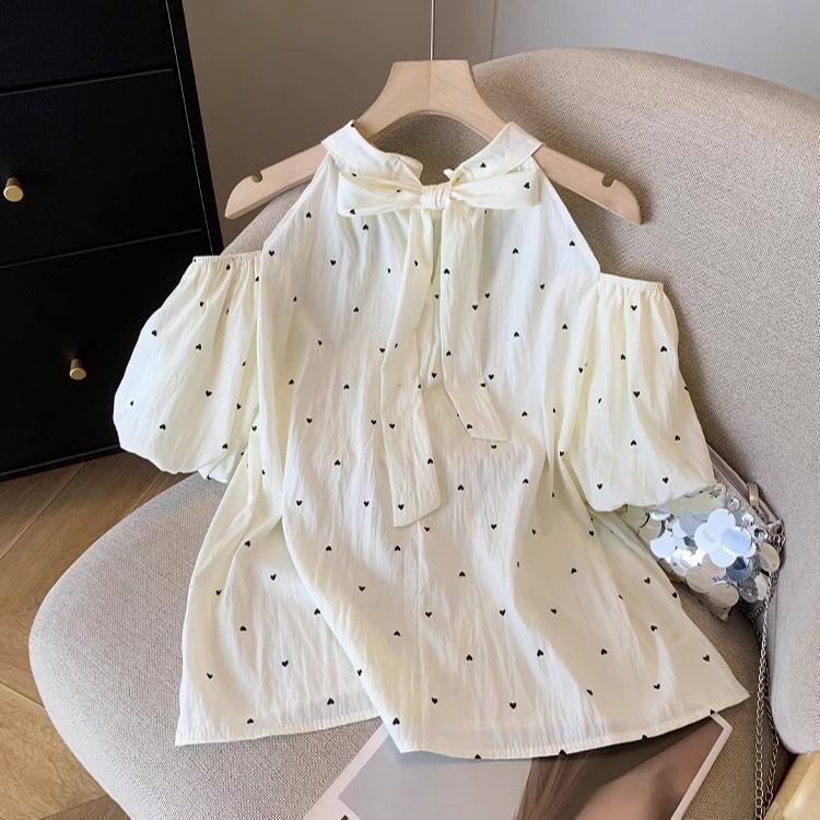 Textured Off-The-Shoulder Lace-Up Top for Women in Summer, Loose and Slimming, with Puff Sleeves, Sweet and Chic, Heart-Shaped Polka Dot Top Textured Off-The-Shoulder Lace-Up Top for Women in Summer, Loose and Slimming, with Puff Sleeves, Sweet and Chic, Heart-Shaped Polka Dot Top