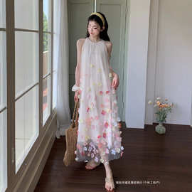 度假风无袖挂脖连衣裙女2026夏季新款巨好看立体花朵气质绝美长裙