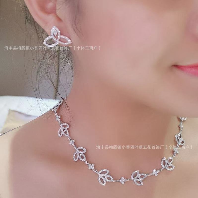 HW三叶草马眼镶钻耳钉女镀18k玫瑰金橄榄叶满钻鸢尾花高级感耳环|undefined