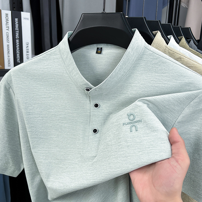 夏新作ハーフオープンVネックスタンドカラープレスラベル半袖Tシャツメンズシンプルファッション薄手カジュアル半袖トップス|undefined
