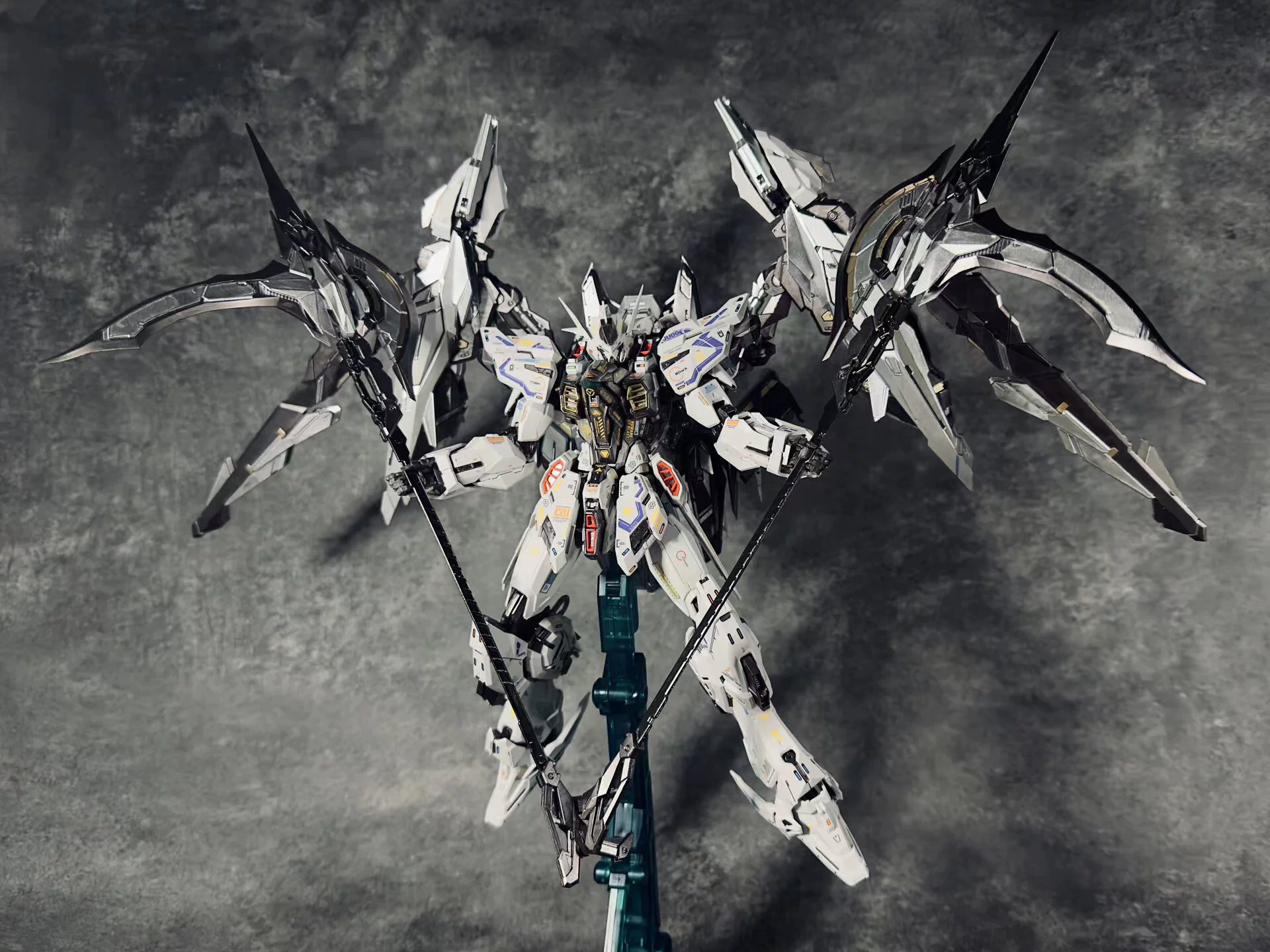 Модифицированный мех Three Kingdoms Bai Qi Cao Ren Ao Bing Gundam Blind Blind MG Destiny Seven Sword Flying Wing Boys Dotted Toys