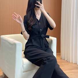 NUNBAI高级感收腰黑色连体裤女2026夏季新款韩版高腰显瘦V领阔腿