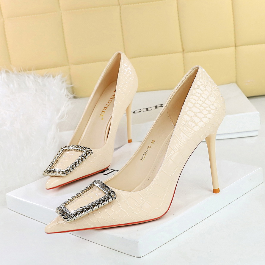 Women's Stiletto Pumps Pointed Toe Rhinestone Patent Leather Heels_voghion.com