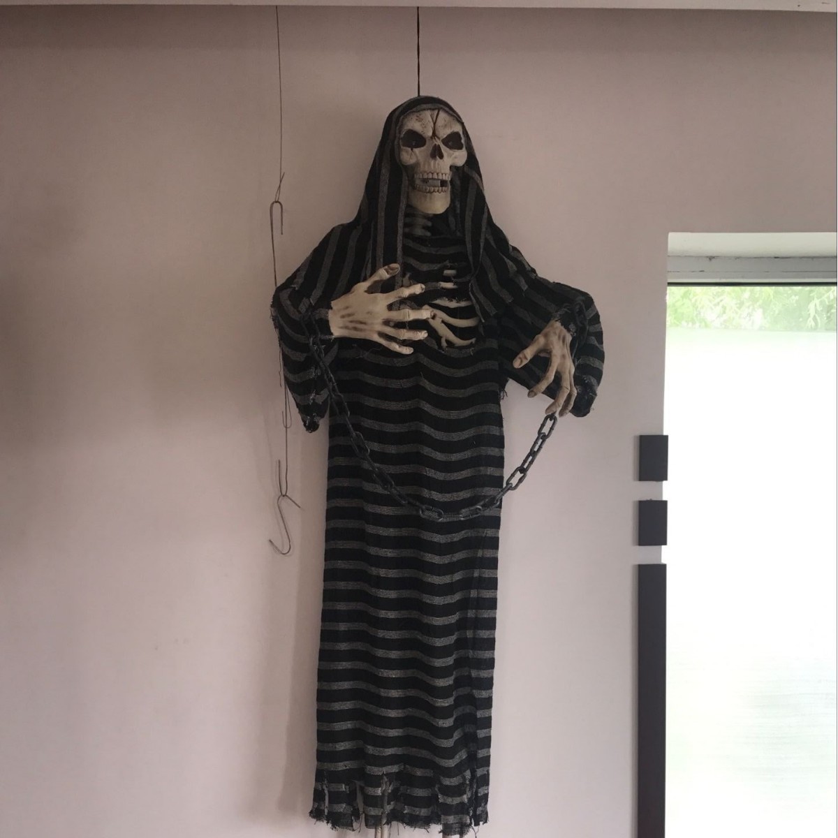 Ghost Grid Hanging Ghost Room Escape Ghost House Tattoo Shop Colgante Bar Decoración Props Horror Horror Esqueleto Hanging Ghost