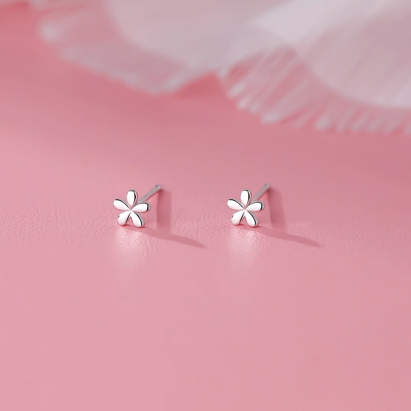 Pendientes de aro lisos para mujer, lujo ligero, pendientes de alta gama, pendientes populares, aretes de diseño exclusivo, aretes de otoño e invierno al por mayor