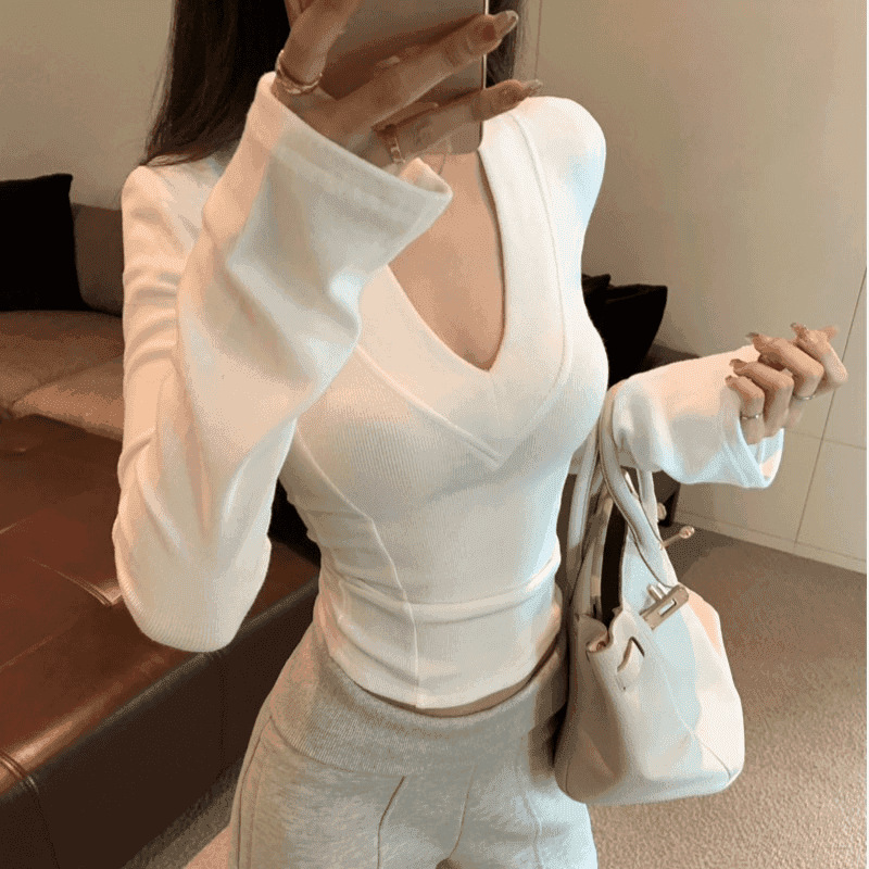 Trendy V-Neck Autumn and Winter Brushed Fleece Skin-Friendly Base Shirt for Women, Long-Sleeve Slim-Fit T-Shirt Top, Pure and Sexy Inner Wear