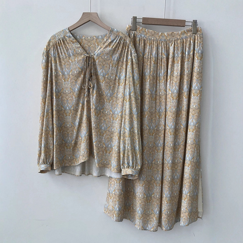 Cross-Border Exclusive Z@V 2025 Summer New Yellow Retro Print V-Neck Long-Sleeve Top with Side Slit Skirt Cross-Border Exclusive Z@V 2025 Summer New Yellow Retro Print V-Neck Long-Sleeve Top with Side Slit Skirt