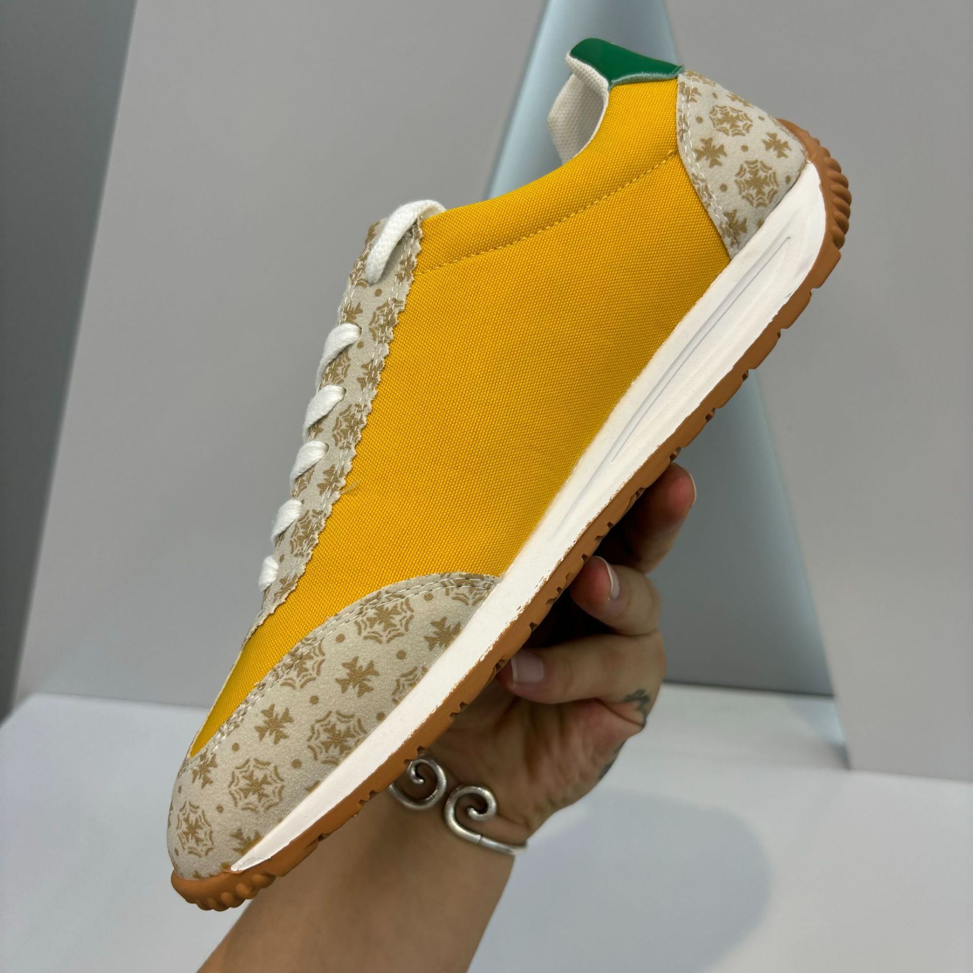 Sneakers uomo bianche scarpe casual comode da passeggio_voghion.com