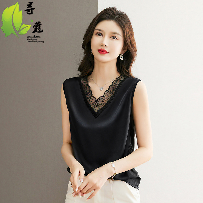 Lace V-neck faux silk camisole for women, plus size, satin base layer, sleeveless top, suitable for summer wear, paired with a suit jacket.