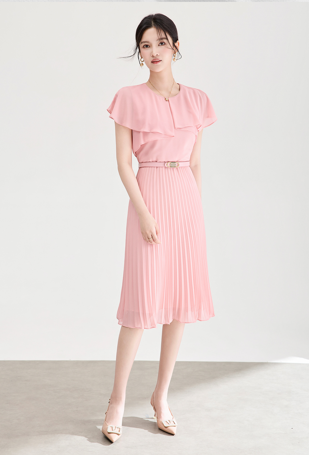Đầm maxi nữ thắt eo chất liệu chiffon phối lá sen xếp ly — màu đen chi tiết 2
