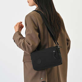 新款多层大容量斜挎包简约百搭纯色小众设计单肩包休闲多用尼龙包