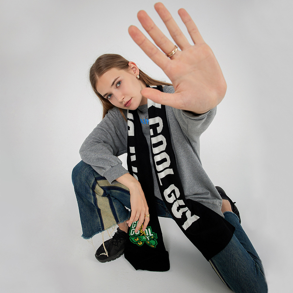 INS Personalisierter Fan-Schal für Herren und Damen Herbst und Winter Neuer gestrickter Buchstaben-Jacquard-Imitat-Kaschmir-Langer Schal_voghion.com