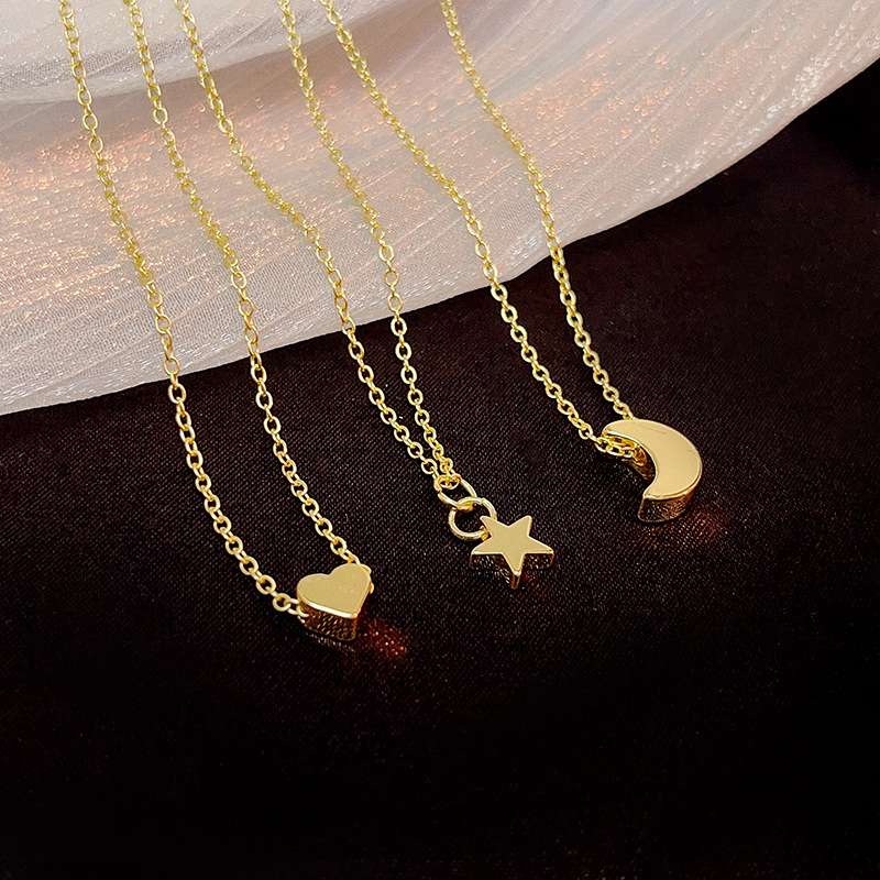 8g Weight Pendant Necklace Classification 1 Piece Quantity Casual Star Moon Heart Shape Alloy Plating Women's Pendant Necklace
