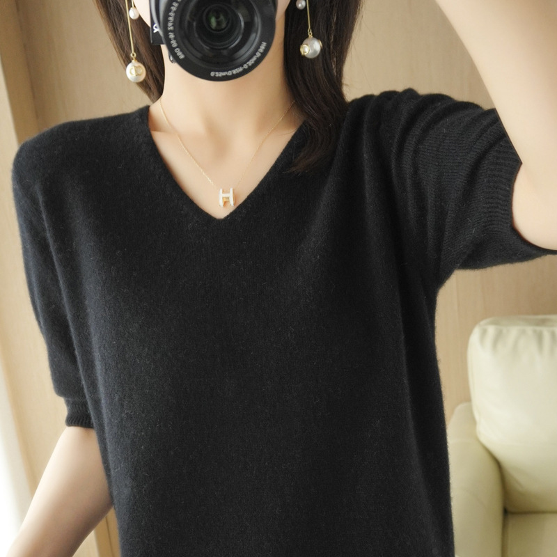 2024 Spring Short-sleeved Women's Western-style Sweater Knitted Sweater V-neck Half-sleeve Trendy All-match Korean-style Loose Base Shirt T-shirt