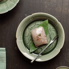 梅子青 雕刻牡丹花口盤浮雕養壺承青釉高足盤點心盤越窯龍泉青瓷