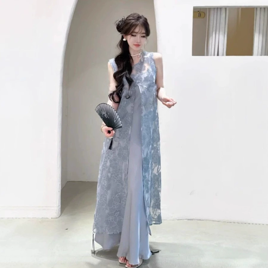 Новый синий кружевной кардиган в китайском стиле в сочетании с юбкой на подтяжках — красивый, крутой и непринужденный летний костюм для маленьких людей.