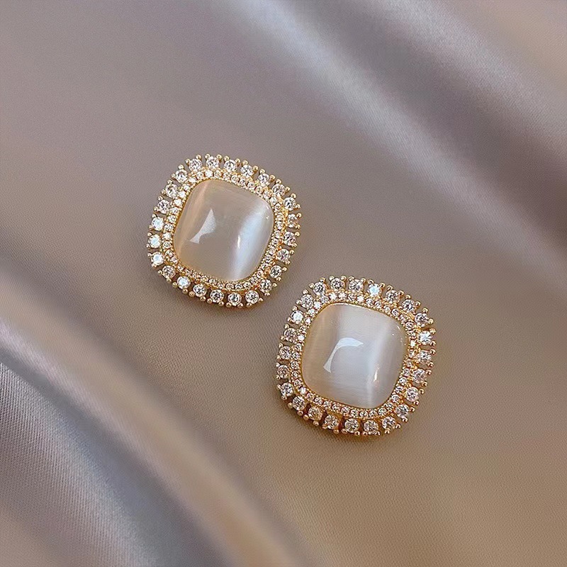 Fashionable geometric elegant earrings