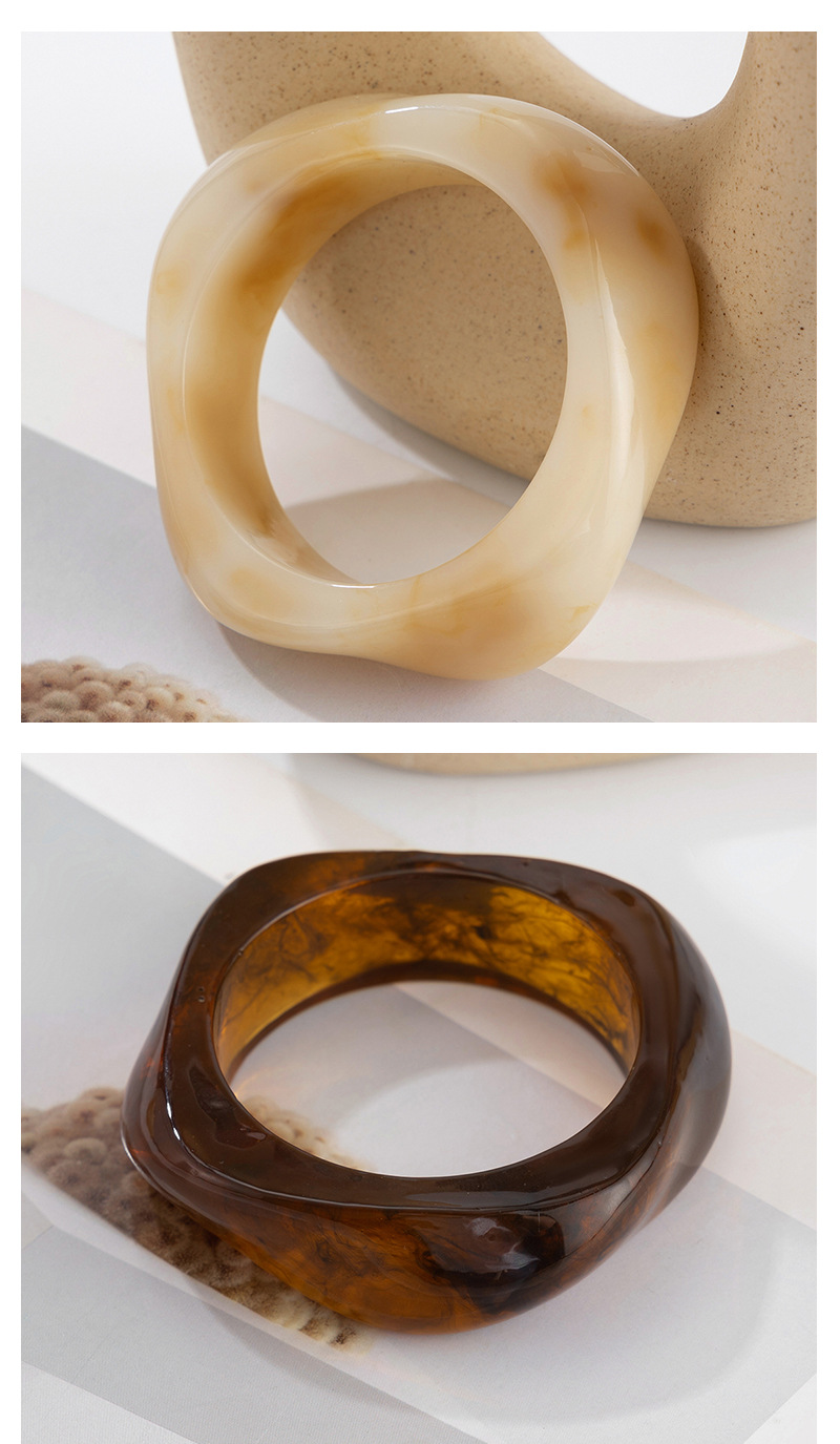 Retro Geometric Acrylic Bangles Wholesale display picture 6