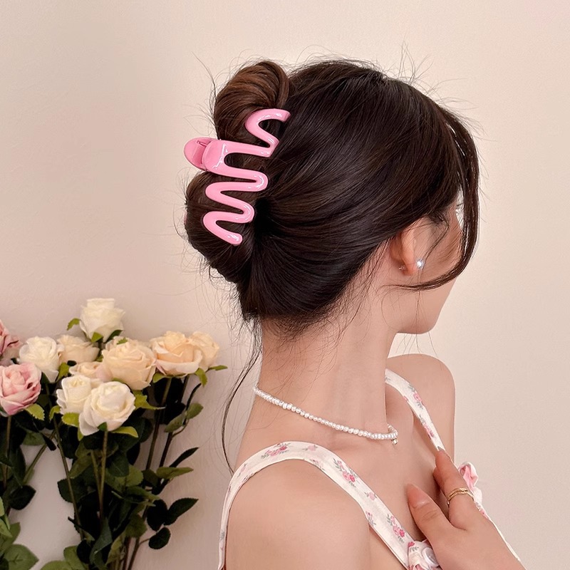 Horquilla de mariposa degradada para mujer, primavera de 2025, nuevo estilo, medio corbata en la parte posterior de la cabeza, clip para el cabello, clip de tiburón, horquilla, tocado