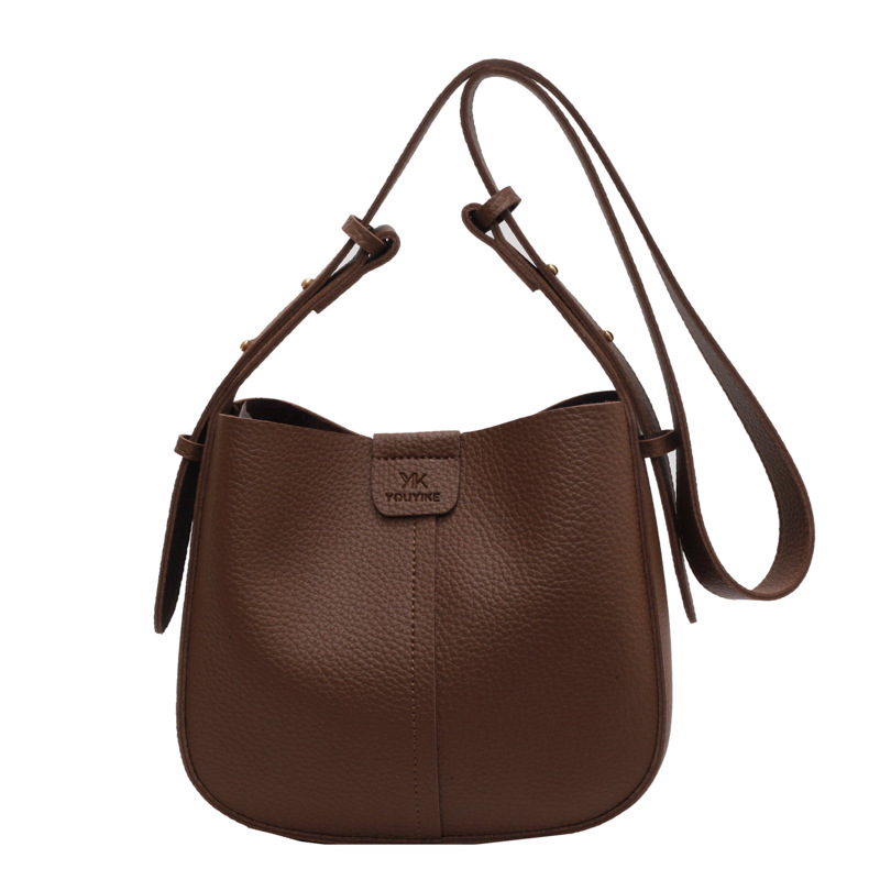 Bolso de hombro de cuero suave para mujer 2023, diseño de nicho, gran capacidad, estilo cubo