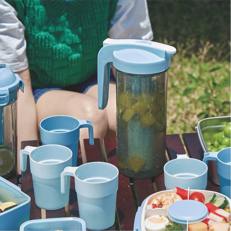 Suministro directo de productos de fábrica botella de agua fría de plástico de verano con palo de congelación rápida una olla cuatro tazas de jugo perfumado té traje de botella de agua fría