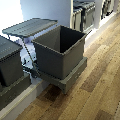 Wholesale kitchen trash cans, household embedded sink cabinet bottom pull-out trash cans, pop-up cabinet trash cans