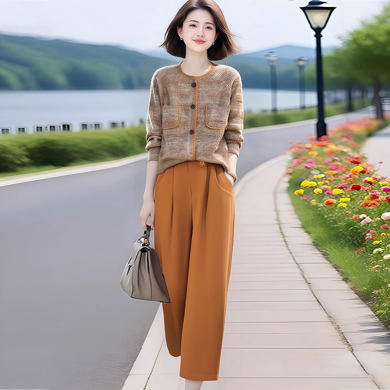 中老年减龄气质休闲套装时尚拼色小香风针织开衫高腰阔腿裤两件套