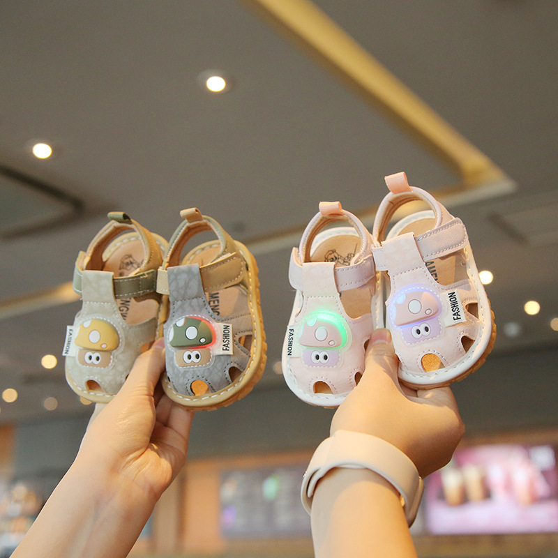 Soft Sole Light-Up Baby Walking Shoes | Breathable First Walkers For Infants 0-12 Months | Summer Squeaky Sandals For Boys & Girls_voghion.com