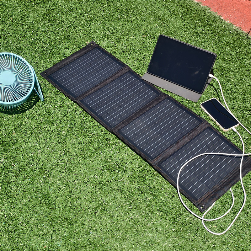 厂家直供 80W 太阳能折叠包便携户外充手机充电宝露营光伏充电